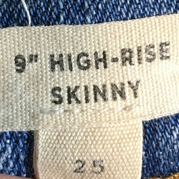 9" High-Rise Skinny Jeans: Destructed-Hem Edition Size 25 - Picture 13 of 13